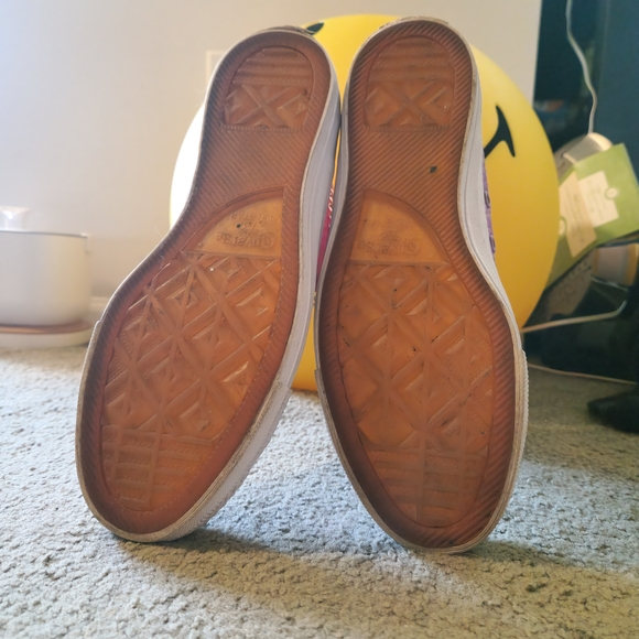 Converse Pink and Purple High-Top Sneakers with Chain - Picture 6 of 8